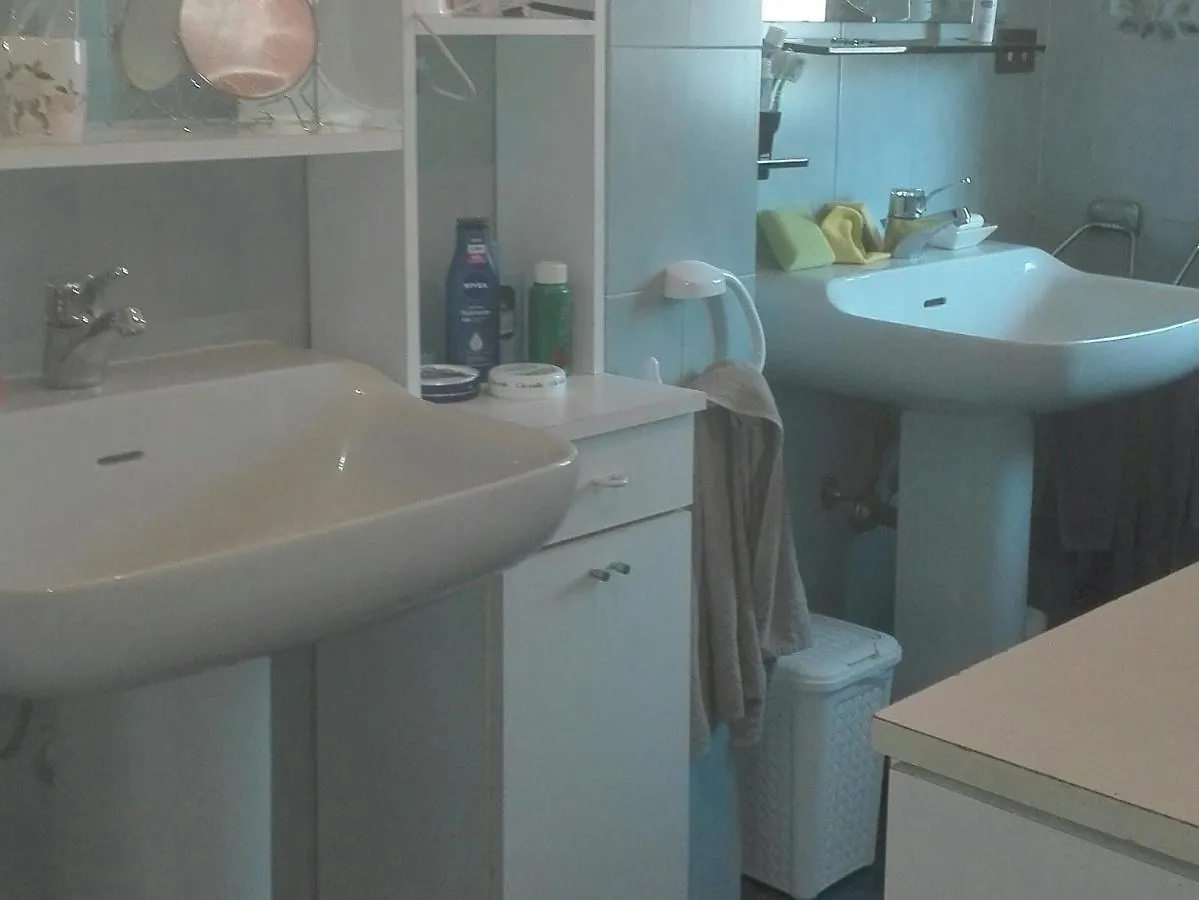 Casa Di Alessio, 6 Posti Letto A 200 Mt Dal Mare Apartment Albissola Marina